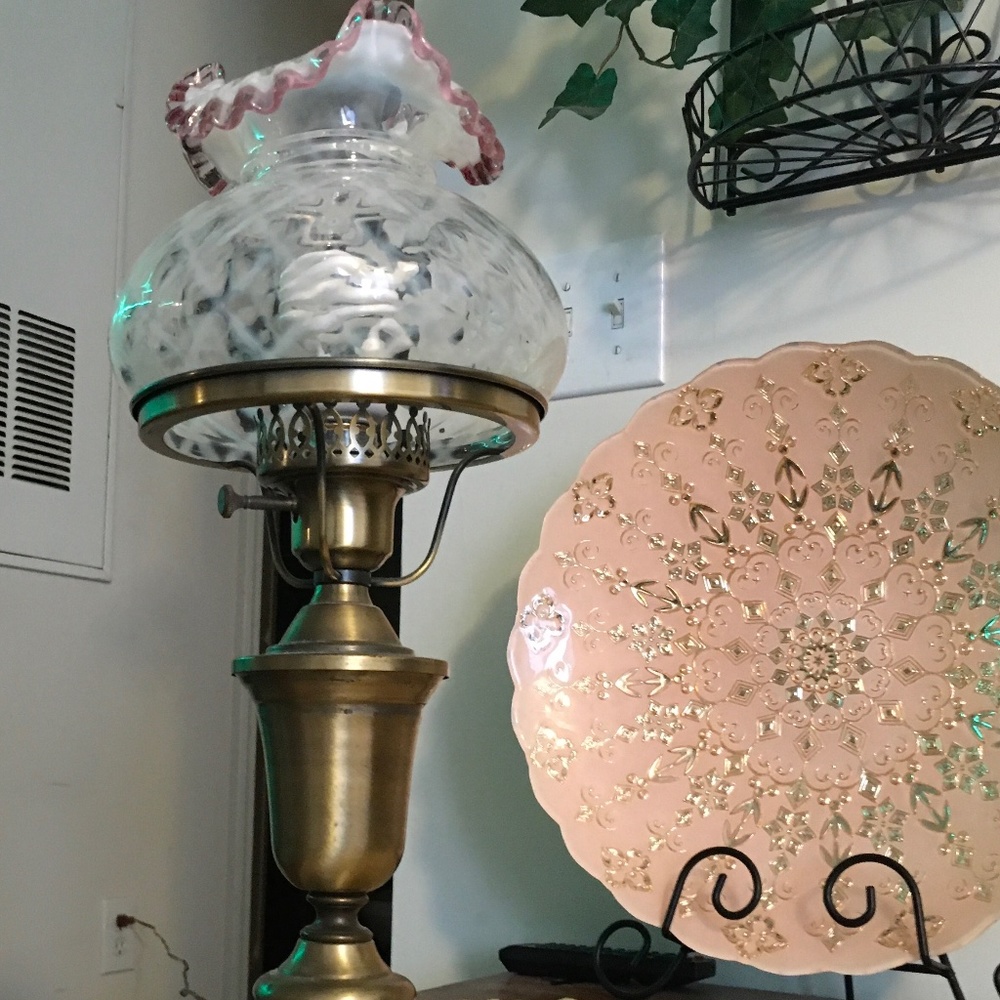 Fenton Raspberry on Burmese Lamp-Student W/Shade